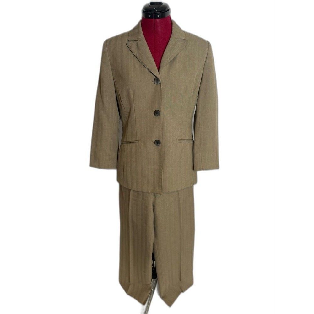 Le Suit Pantsuit Women's Size 6P Brown 2-Piece Set Blazer & Pants